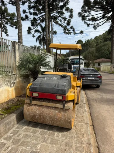 ROLO COMPACTADOR DYNAPAC CC142 - ANO 1995