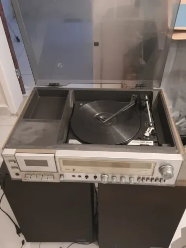 Aparelho de LP,RADIO E TOCA FITAS