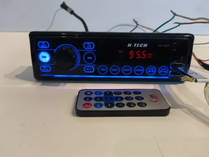 Rádio com usb H-tech  MODELO HT-1025 FUNCIONANDO 