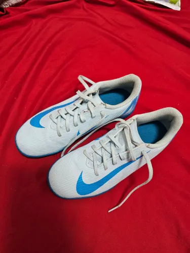 Chuteira Futsal / Salão Nike Mercurial - Azul e Branco - Tamanho 37 BR (24 cm)