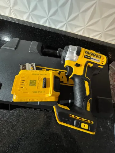 Parafusadeira de impacto Dewalt