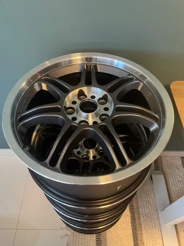Rodas aro 17 Momo Evo Italy