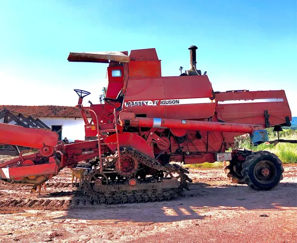 Colheitadeira Massey ferguson 