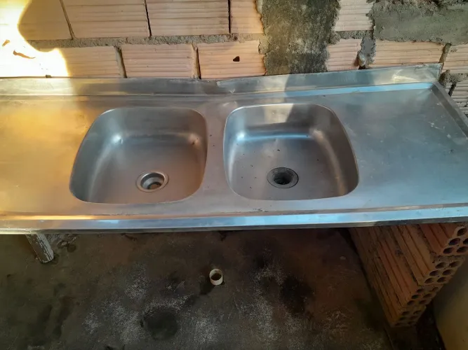 Vendo pia inox usada 