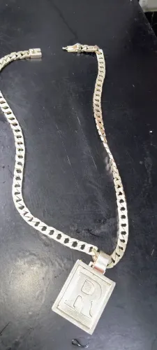 Vendo cordão de prata em excelente estado