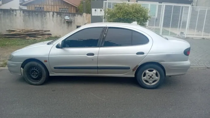 Renault Megane Hatch RXE 2.0 1998