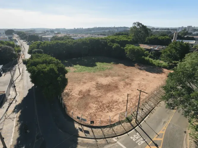 Lote/Terreno para venda com 4100 metros quadrados em Jardim Sobradinho - Araras - São Paul