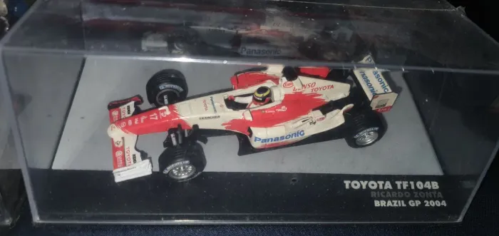 Toyota TF104B - Ricardo Zonta (Lendas Brasileiras do Automobilismo - Eaglemoss)