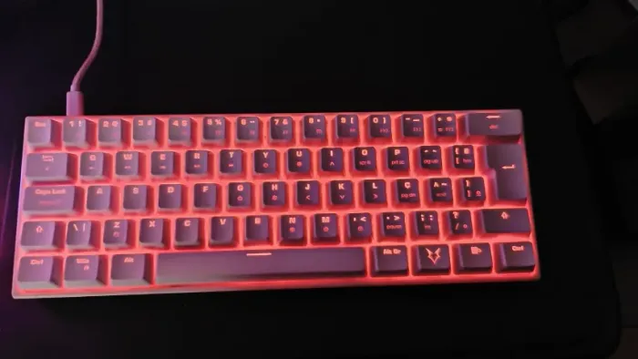 Teclado 60% Mecânico Husky USB-C RGB Gamer