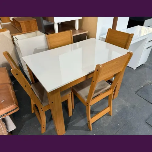 Mesa com 4 cadeiras - entrego hoje