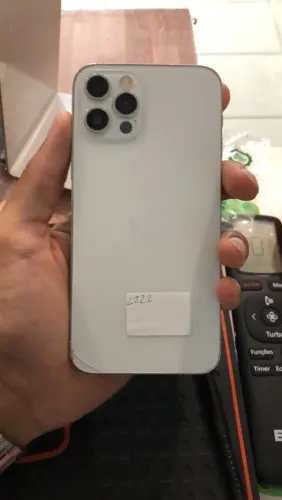 iPhone 12 pro reiniciando para retirada de peças ou conserto