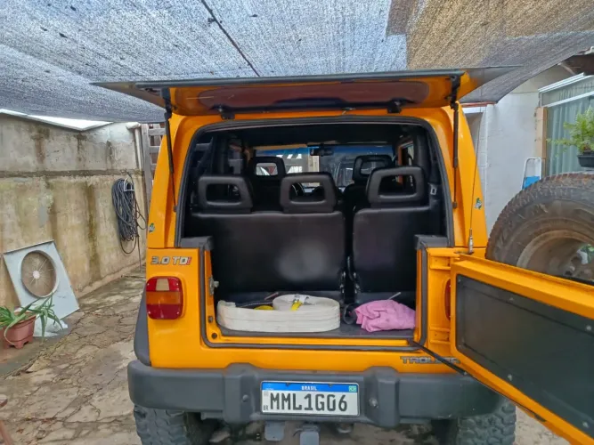 Troller T-4 4X4 3.0 TB Int. Cap. Rígida Diesel 2011