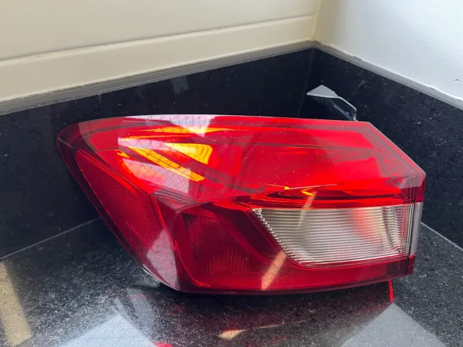 Lanterna esquerda Cruze 2019