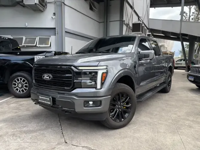 Ford F-150 Lariat Black 4X4 5.0 V8 2025