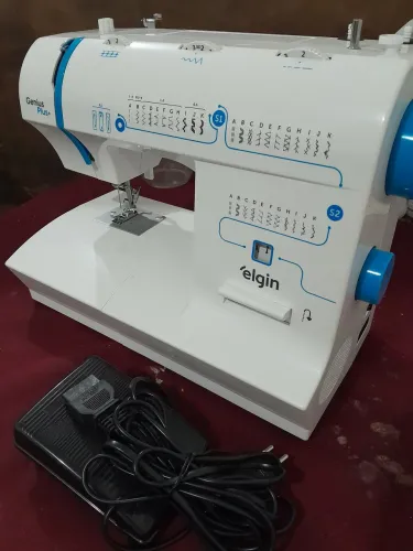 Máquina de Costura ELGIN 31 pontos 