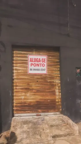 Alugo ponto comercial, na Duque de Caxias excelente localização.
