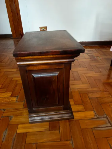 Mesinha de cabeceira