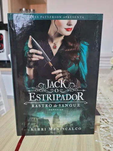 Livro Rastro de Sangue - Jack, O Estripador - Kerri Maniscalco