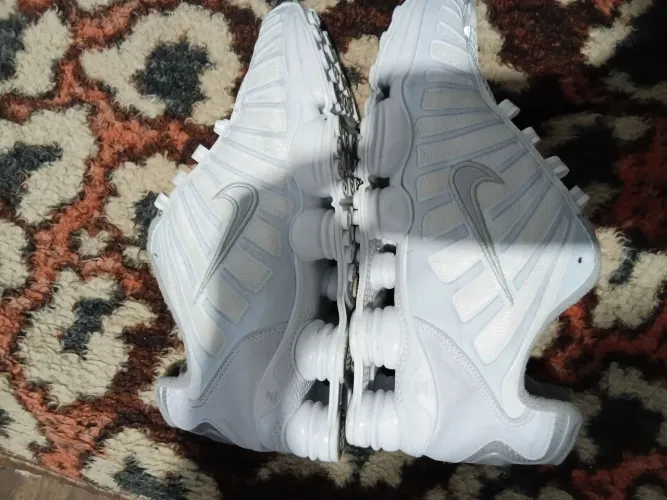 Tenis