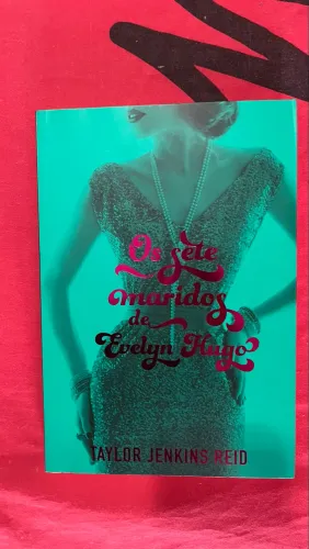 "Os Sete Maridos de Evelyn Hugo" - Livro