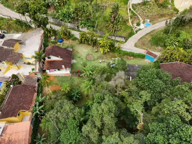 Chácara 1600m² na Trindade na beira da rio santos