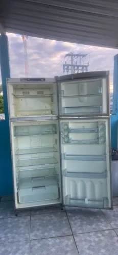 Geladeira Bosh inox com defeito