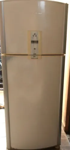Vendo essas 2 geladeira ?