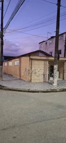 Casa Geminada à Venda na Glória - 2 Quartos, 2 Vagas, Semi-mobiliada