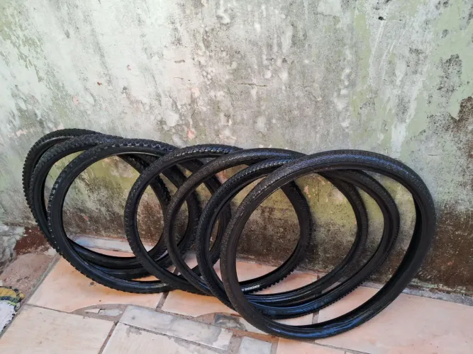 Pneus usados aro 26.30 cada