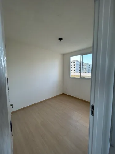 Aluga-se apartamento (Condomínio Topázio)
