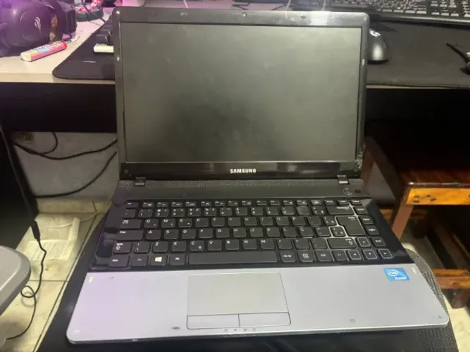 Notebook Hoyt6yk Samsung USADO, LIGA MAS PRECISA DE MEMORIA