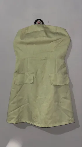 Vestido tomara que caia na cor verde, tamanho P