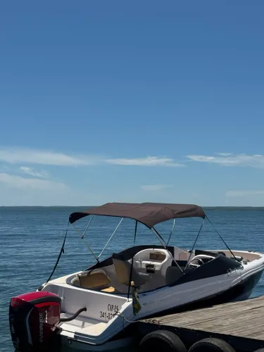 Lancha 21 pés Evinrude g2 150hp