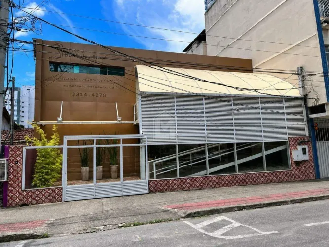 Livia Machado ALUGA lojão em Bento Ferreira 600m2, 2 andares