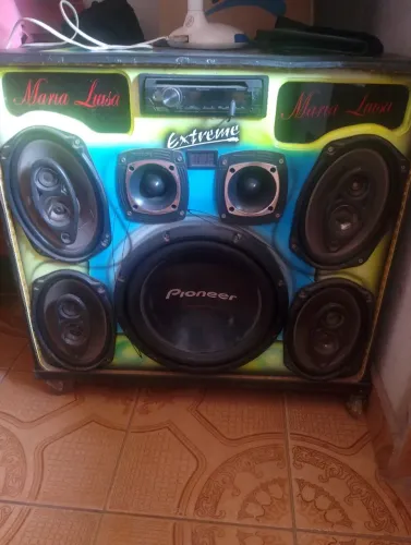 Vendo caixa de som com um alto falante de grave cara preta Pioneer 4 triaxial Pioneer ori