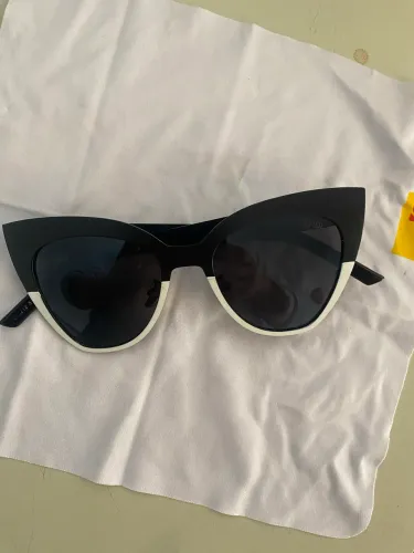 Óculos fendi original Aldo Black and White Cat-Eye Sunglasses
