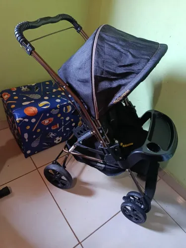 Vendo carrinho de bebe
