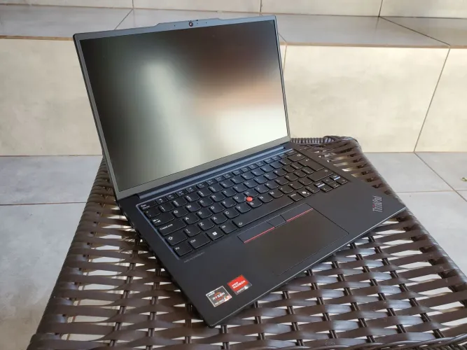 Lenovo ThinkPad E14 Gen 6 - Ryzen 5 7535U | 16GB DDR5 | SSD NVMe 256GB