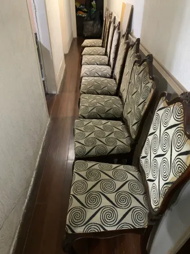 Vendo Conjunto de 8 cadeiras estilo Luiz. XV