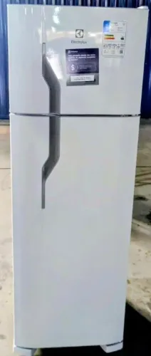 Geladeira Eletrolux 260L NOVA