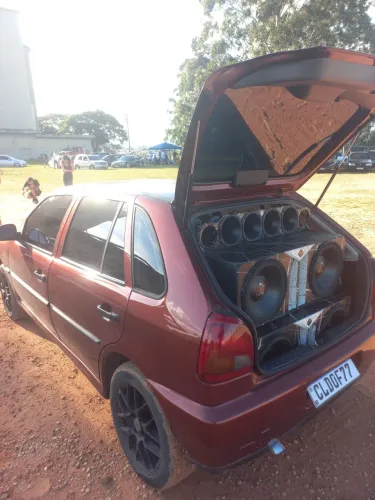 Vendo som automotivo