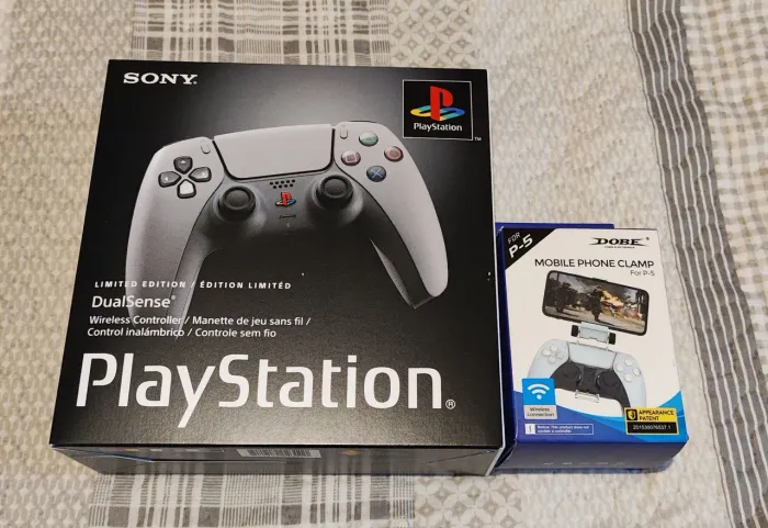 VENDO - Dual Sense Edição de 30 anos de Playstation + BRINDE! 