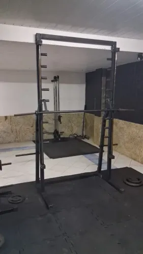 Smith barra guiada reforçado treino musculação