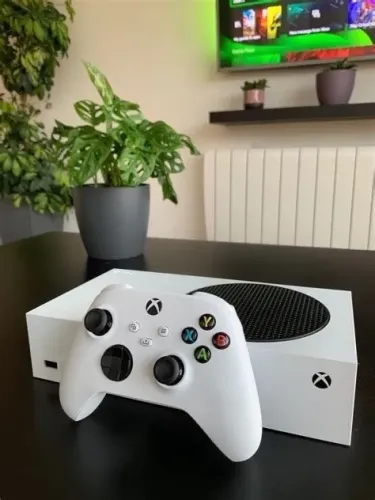 XBOX SERIES S (roda gta 6)