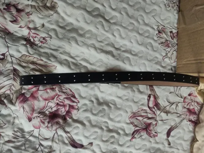 Cinto feminino, na cor preta, tamanho cm 105 x 2 cm