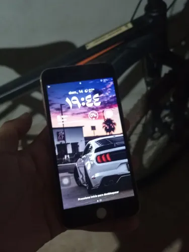 iPhone 8 plus ( wi-fi off )