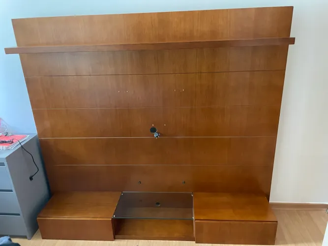 Painel rack para TV em madeira maciça 