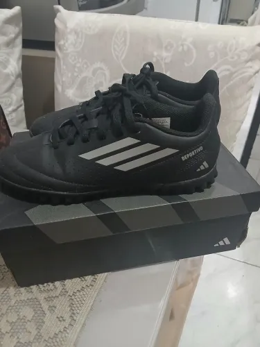 Chuteira adidas