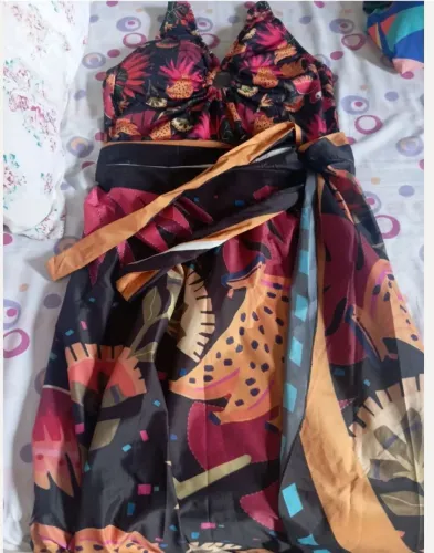 Vendo maio com saída de praia usado.
