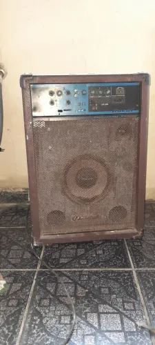 Caixa amplificada .